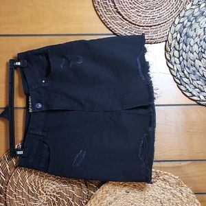 Rewash NWOT black denim distressed skirt size 5 (27)